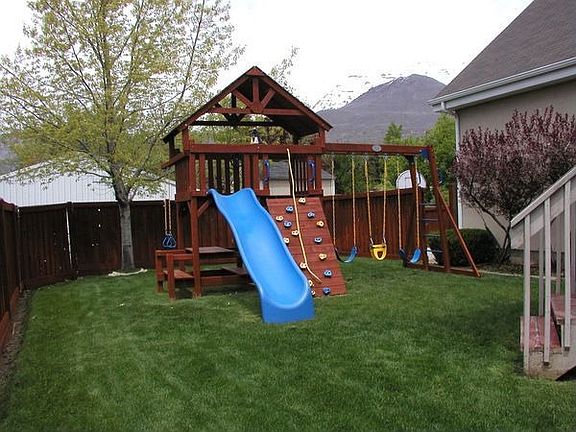 4th image of 1555 N 230 W