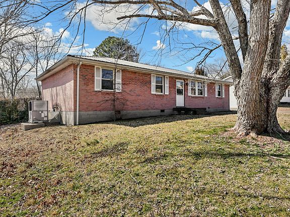 3rd image of 734 Lafayette Rd