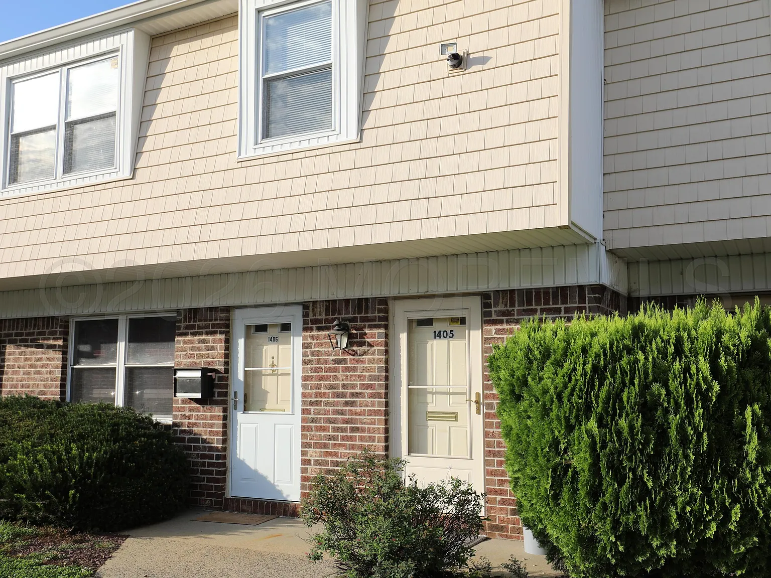 2 bed, 1000 sqft, $2,150 — Photo 1