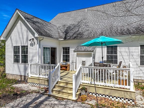 5th image of 15335 Royal Oak Dr