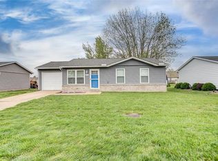 207 Perrottet Dr, Mascoutah, IL