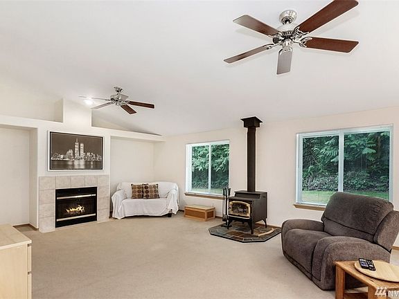 5th image of 12414 190th Avenue Ct E