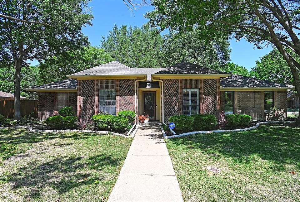 1st image of 1609 E Windsor Dr