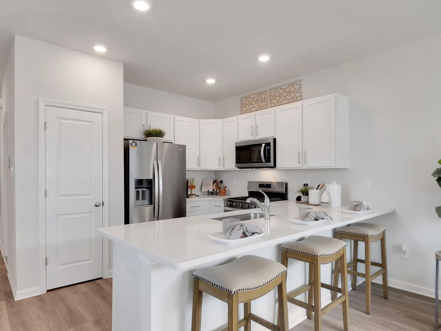 3 bed, 2.5 bath, 1500 sqft, $2,950 — Photo 2