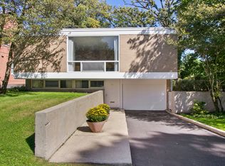 381 Fairview Ave, Winnetka, IL 60093