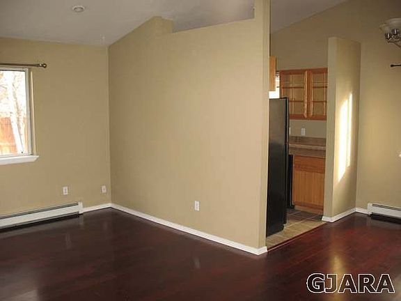 3rd image of 528 Arrowleaf Dr