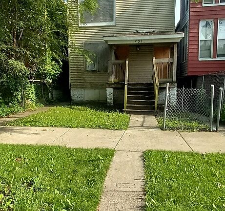2nd image of 631 E 92nd Pl