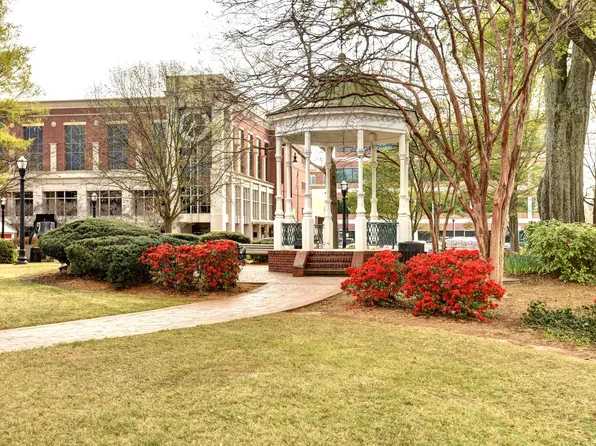 445 N Sessions St NW #6, Marietta, GA 30060