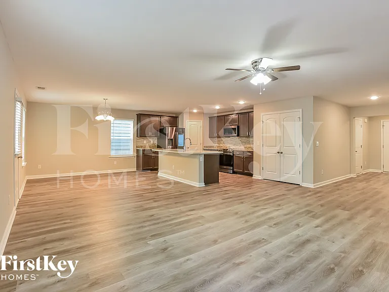 304 Sportsman Dr — Photo 4