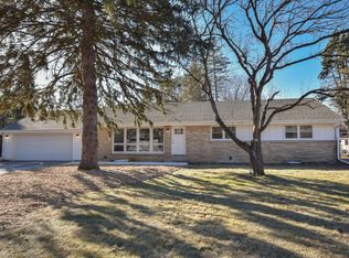 2605 Saint Charles Ct, Brookfield, WI 53005