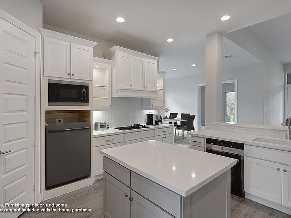 2nd image of 506 Falcon Cove