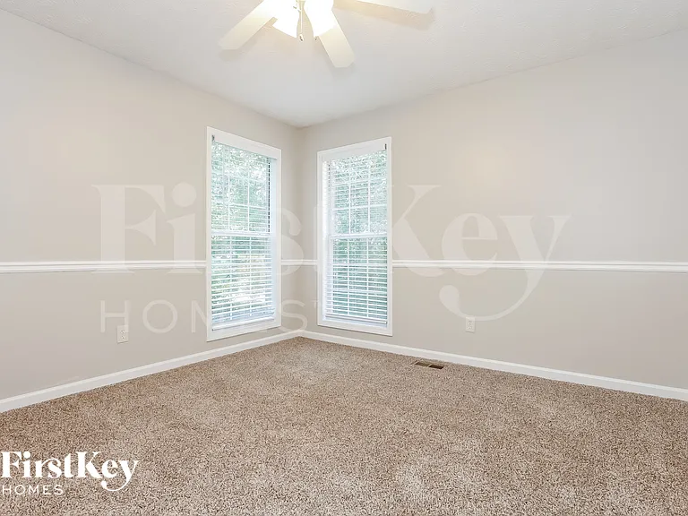 4808 Woodlands Pkwy — Photo 14