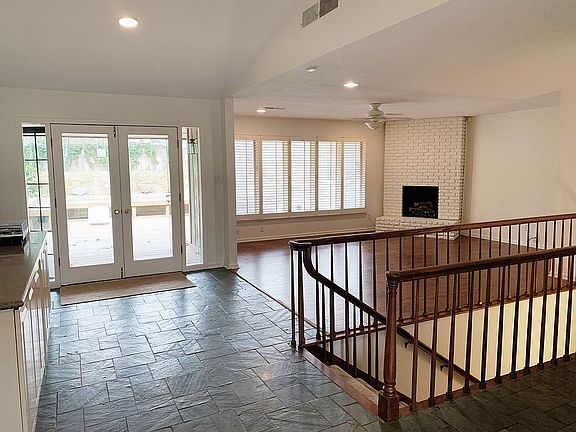 Foyer/Living (Main Level)