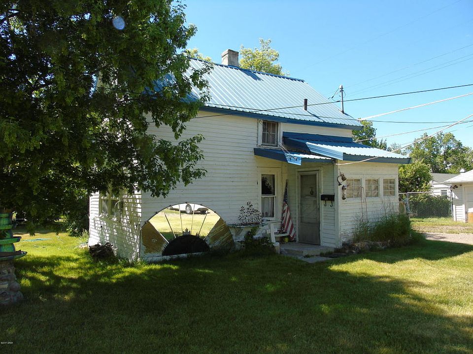 2nd image of 213 28th St S