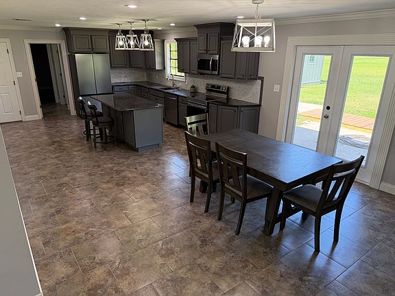 4th image of 7007 Burgundy Dr