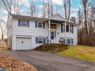 1555 Fieldwood Rd, Southampton, PA 18966