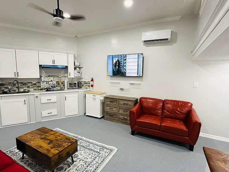 3207 F Ave #3 — Photo 4