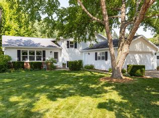 1770 Chatham Dr, Oshkosh, WI 54904