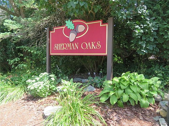 2nd image of 28 Sherman Oaks Dr