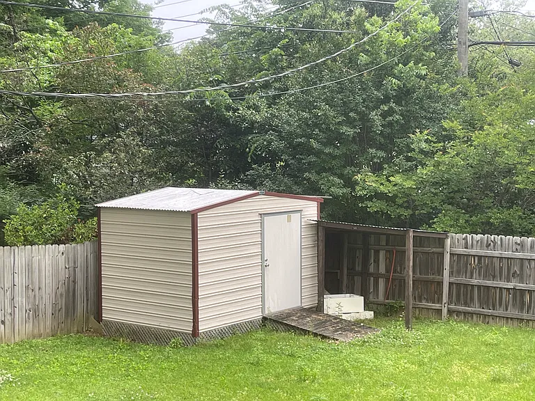 300 Willow Bend Rd — Photo 12