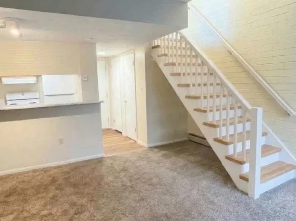 38405 N Lane Rd APT E207, Willoughby, OH 44094
