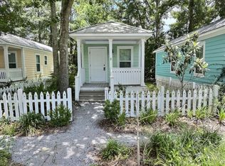 711 Cottage Square Ln, Ocean Springs, MS 39564