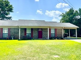 1910 Palmetto Cir, Demopolis, AL 36732