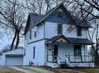 325 S Cottage St, Whitewater, WI 53190