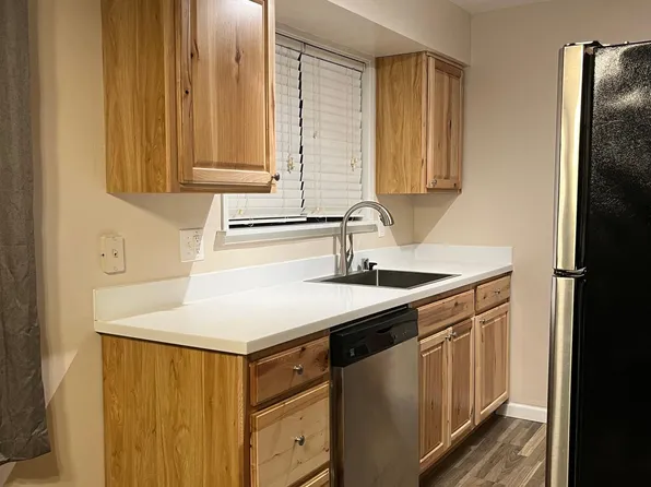 3051 Lois Dr, Anchorage, AK 99517