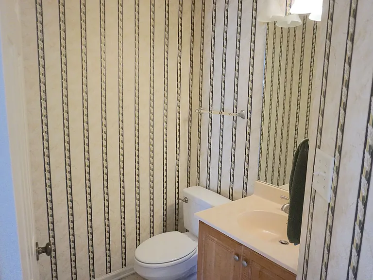 16 Ballastone Ct — Photo 11