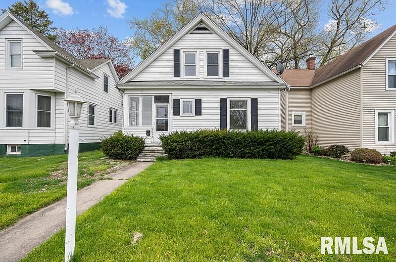 1st image of 2027 College Ave