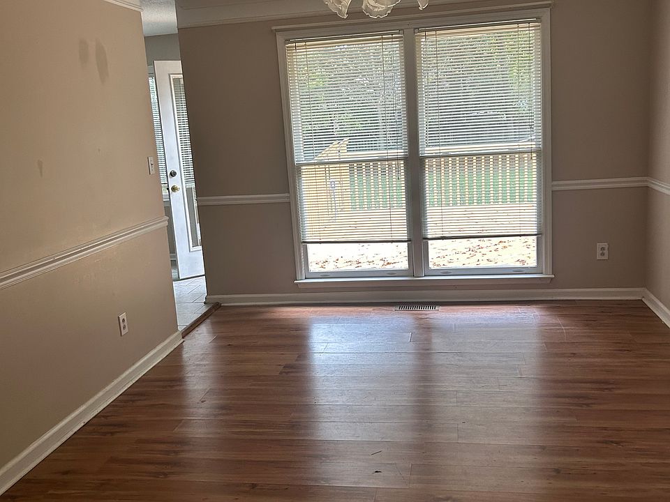 1st image of 123 Lovvorn Ln