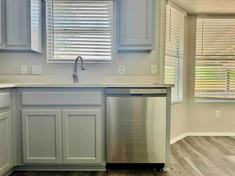 4403 Quicksilver Blvd — Photo 9