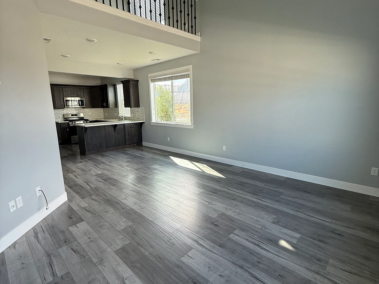 3 bed, 2.5 bath, 1523 sqft, $2,200 — Photo 3