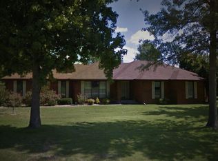 210 Ridge Dr, Sikeston, MO 63801