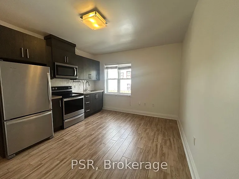 3110 Lake Shore Blvd W #3 — Photo 2