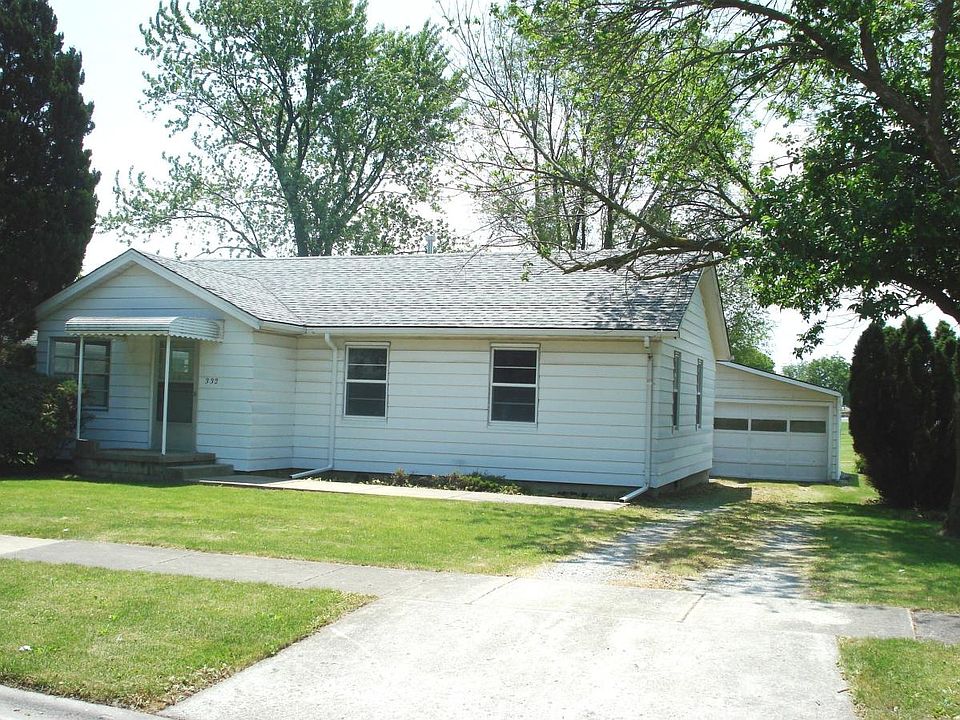 3 bedroom ranch with 1 car garage plus workshop area