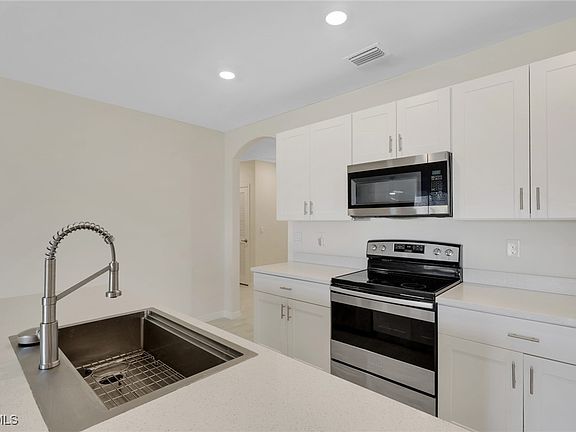 5th image of 2800 NW 6th Ave