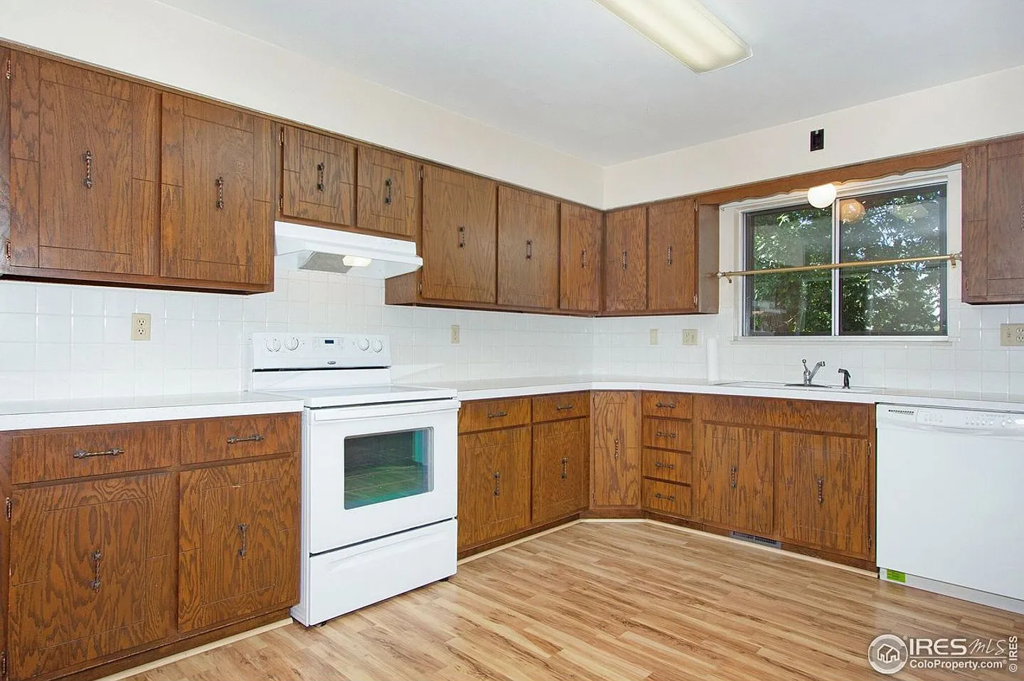 Spacious 4-Bedroom Ranch-Style Home in Windsor! — Photo 4