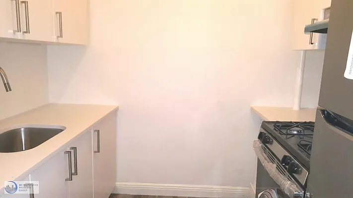 Rented by Metropolitan Property Group | media 3