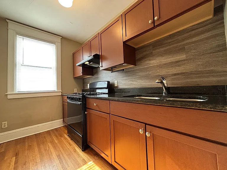 1863 Marshall Ave — Photo 16