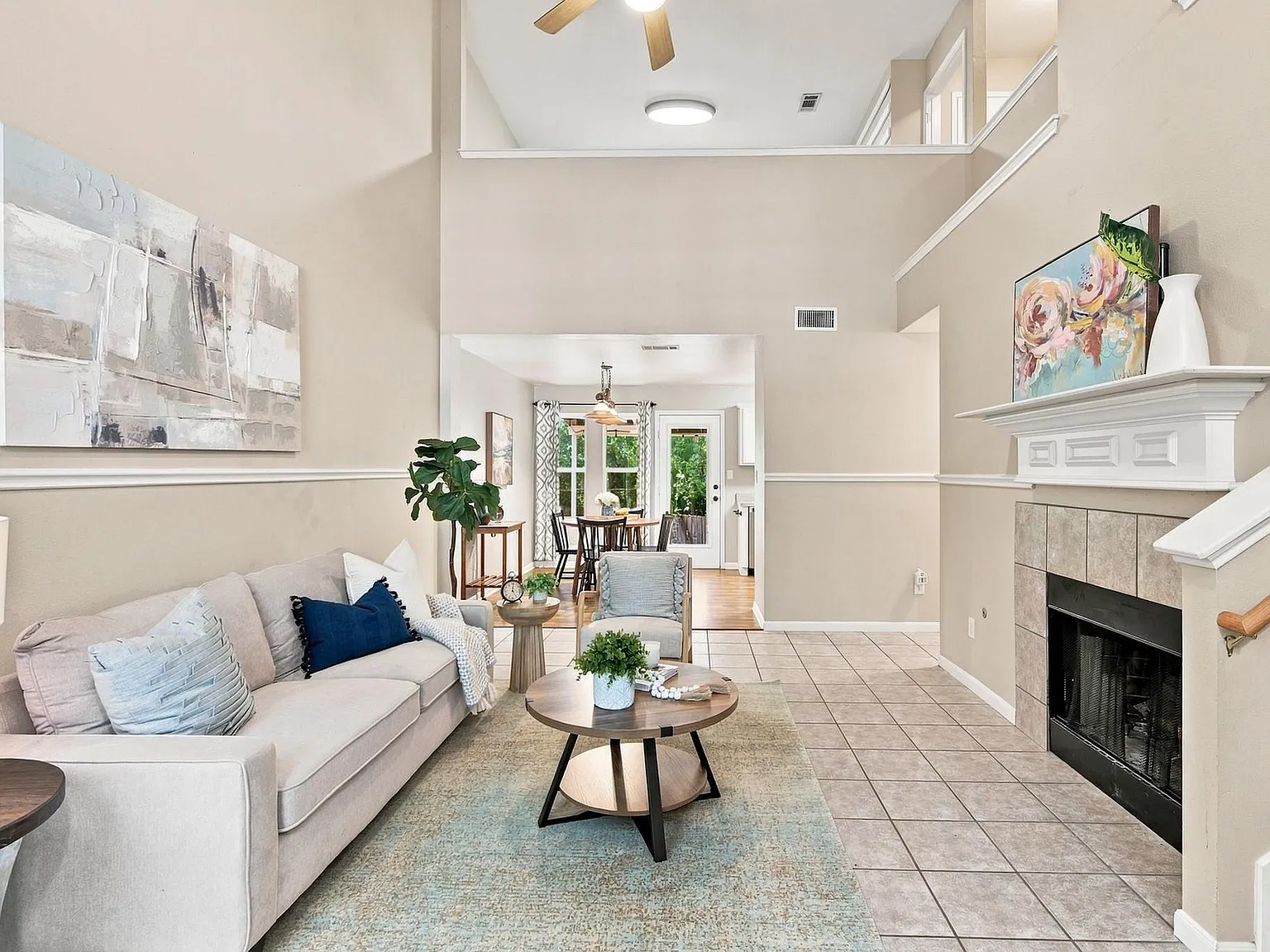 3 bed, 2.5 bath, 1517 sqft, $1,900 — Photo 1
