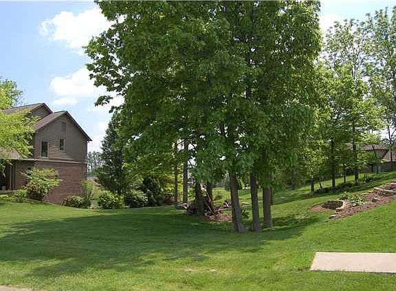 4th image of 2301 Corsican Cir E