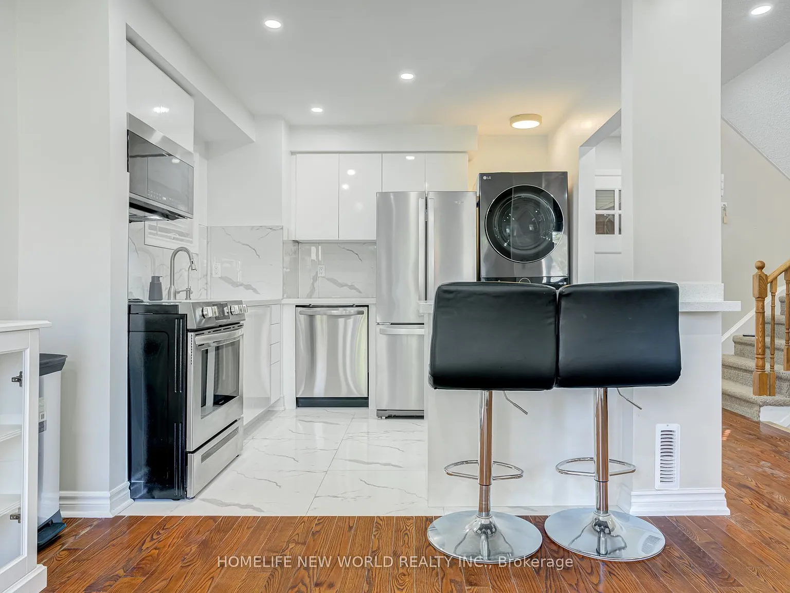 3 bed, $2,500 — Photo 2
