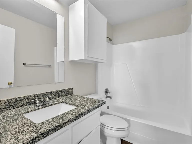 Woodcreek Townhomes — Photo 14