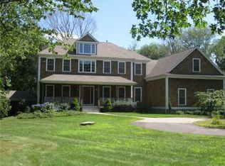 32 Banfield Ln, Saunderstown, RI 02874