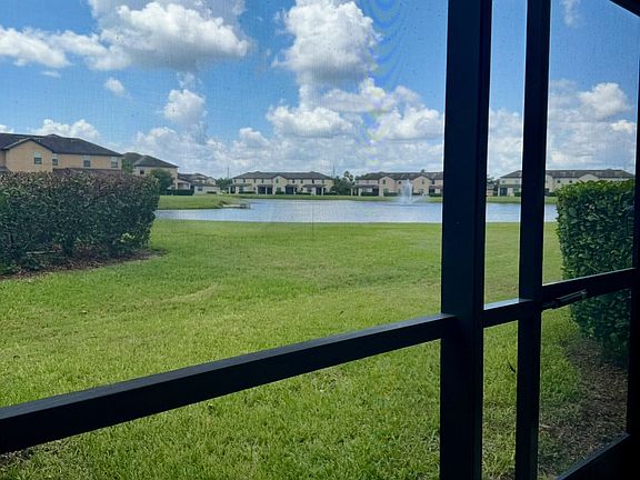 4th image of 2259 Seven Oaks Dr