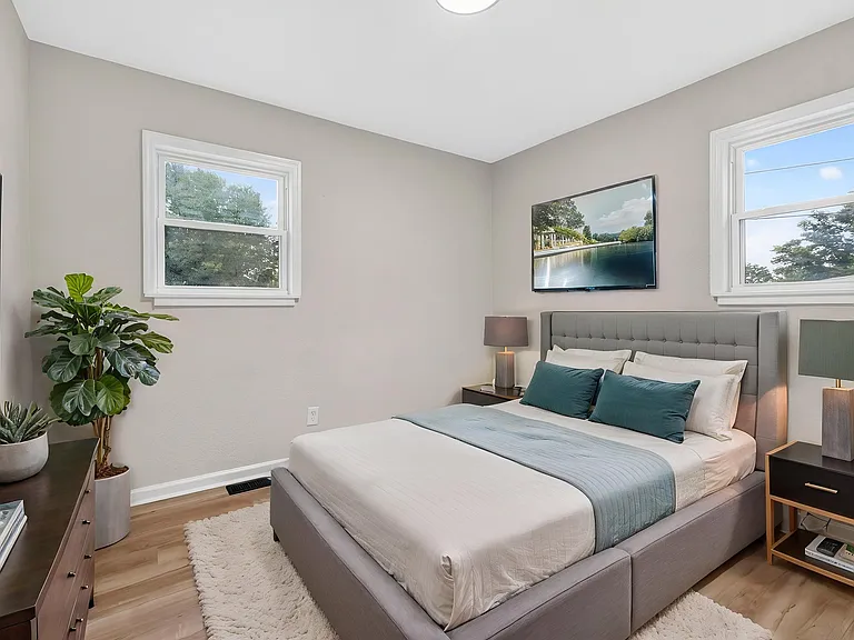 121 Sunglow Dr — Photo 7