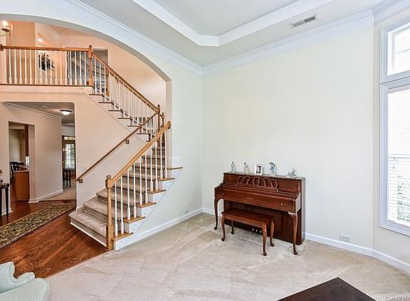 5th image of 2413 Portstewart Ln