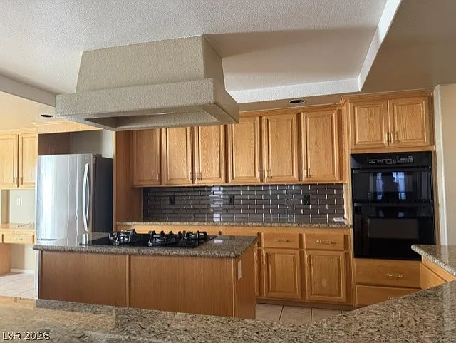 8640 Castle Hill Ave — Photo 6